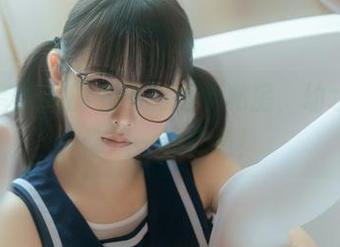 如果初音未来的兔子洞是个私房，幼水铃衣让你想一探究竟！