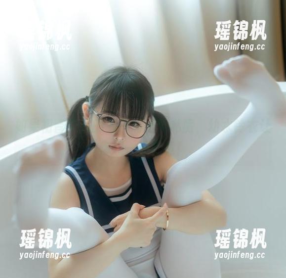 如果初音未来的兔子洞是个私房，幼水铃衣让你想一探究竟！