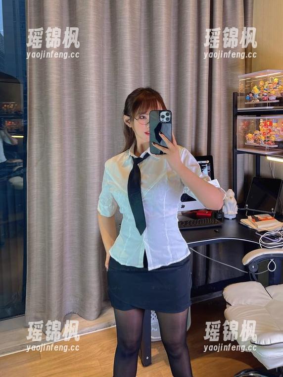 张思允 微密圈 - 今日资源:张思允吊带黑丝在线,值得细细品味