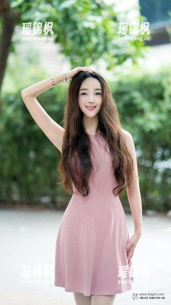 推女郎-杨伊 推女郎 - 高清下的泳衣美,杨伊正在水波中放飞自我!