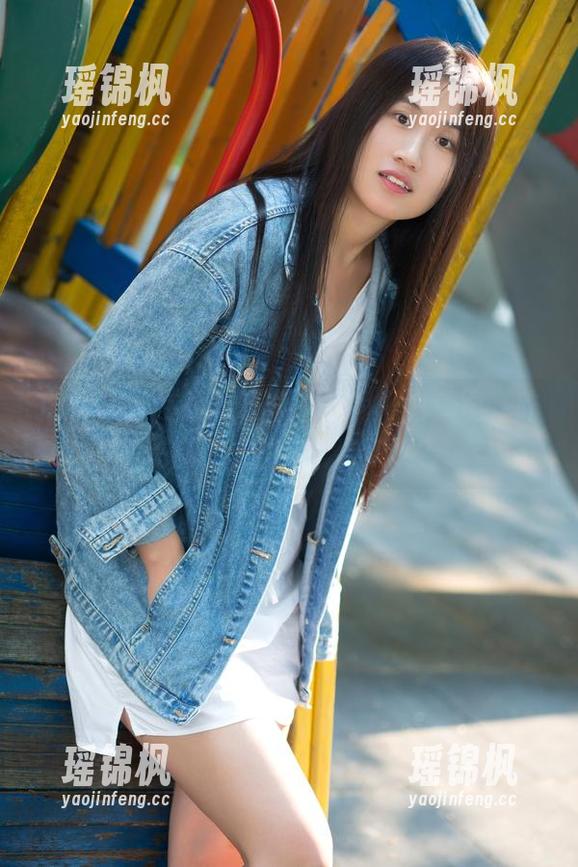 推女郎-林清儿 推女郎 - 在线赞叹林清儿的黑白美图,咋就有人这么会摆姿势呢?