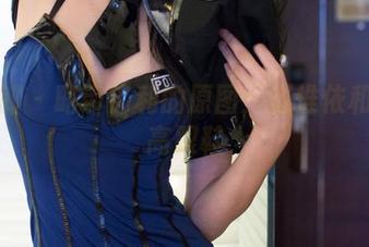 推女郎 - 略带锋利的原图：赵惟依和她的高跟鞋