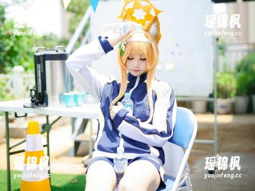 晓美妈最近的粉色写真，满满的少女心，叫我咋办！