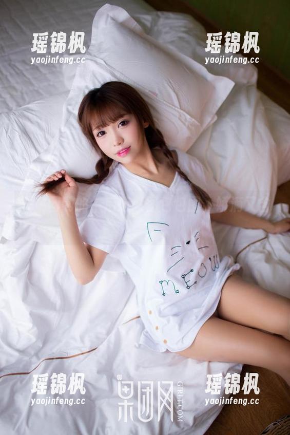 果团网 被果团网的午后蓝颜图包包围,娇滴又含蓄!