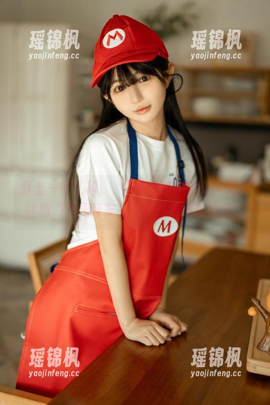 爱上一条红裙，桜井宁宁的美图让人忍不住想“添加好友”，不过是想看更多！