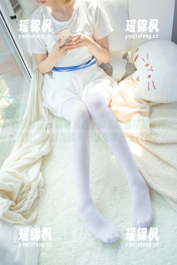 森萝财团-吸吸 森萝财团 - 吸吸黑色:如果这组写真在网盘里,叫我怎能不一张张拿出来欣赏?