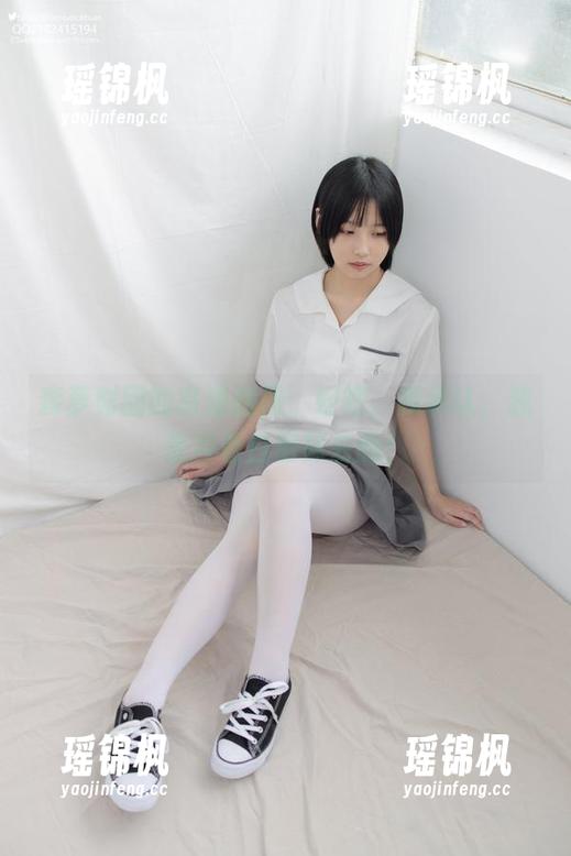 森萝财团 森萝财团的高清图册:好吧,我承认,我是冲着白船袜去的!