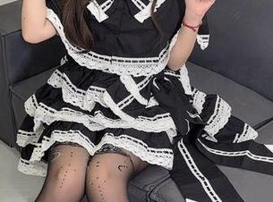 洛桑w伊梓的校服写真，爱不释手的套图风暴