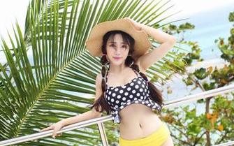 爱蜜社 - 图包你的日常，蜜桃cc的姿态里好像藏着点什么呢？