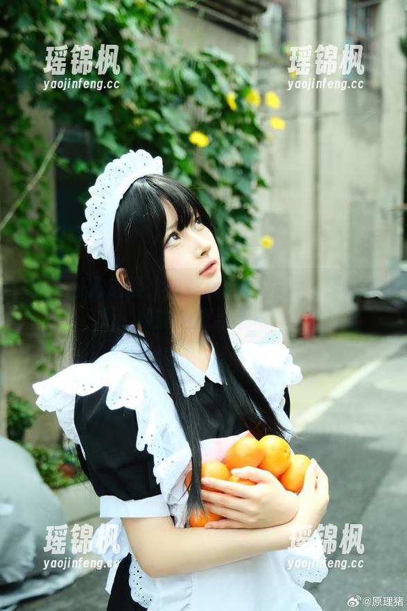 夏天私人定制：白莉爱吃巧克力写真里起伏的阳光与韵味