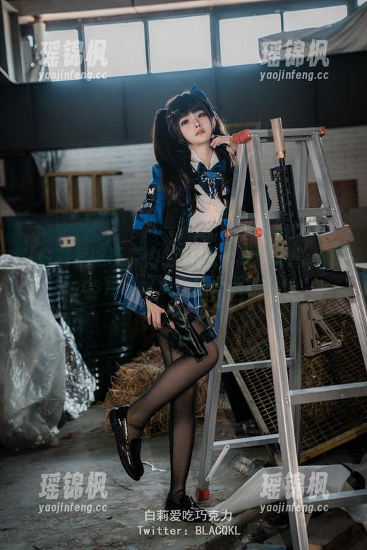 从白莉爱吃巧克力的Hi到下载：闺房JK的cos角色扮演，打卡新地标！