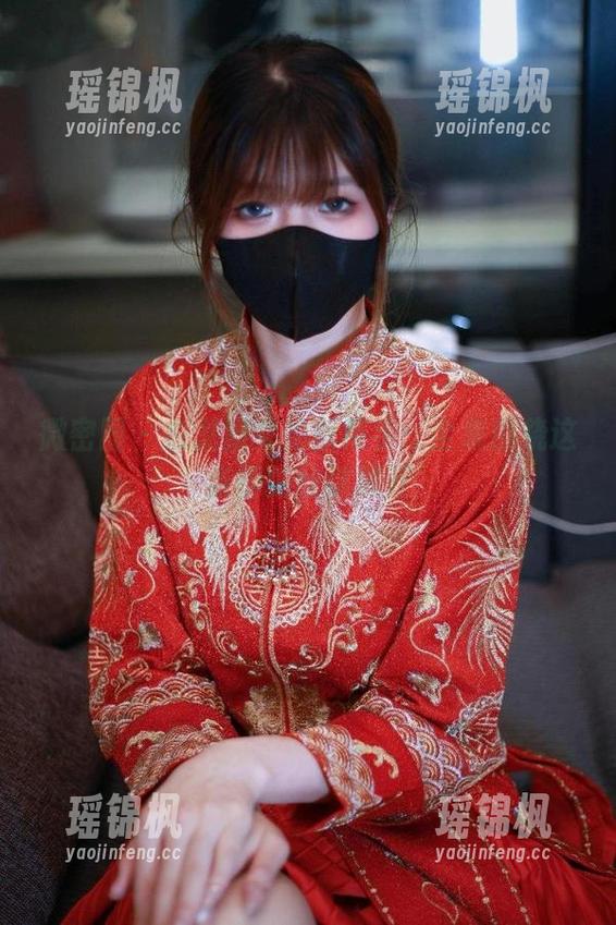 微密圈 - 白龙猫女的新帮手：全集围绕这条蟒蛇丝袜展开