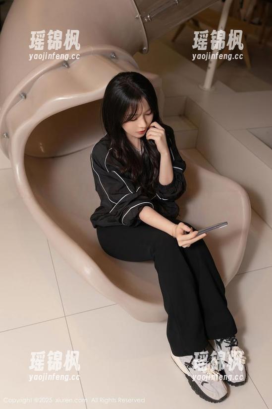 秀人网-Cherry樱桃酱 秀人网 - 巴扎黑心中的兔女郎福利——Cherry樱桃酱图集里有故事