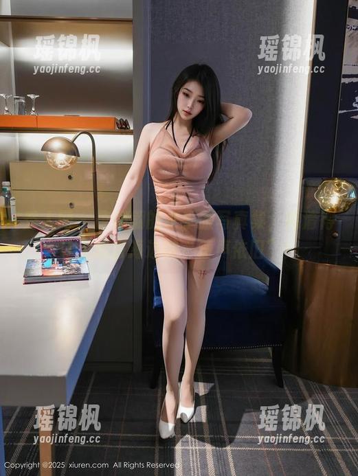 秀人网 - 唐翩翩的水手服写真集，高清得让人想去海边喊“涛声依旧”！