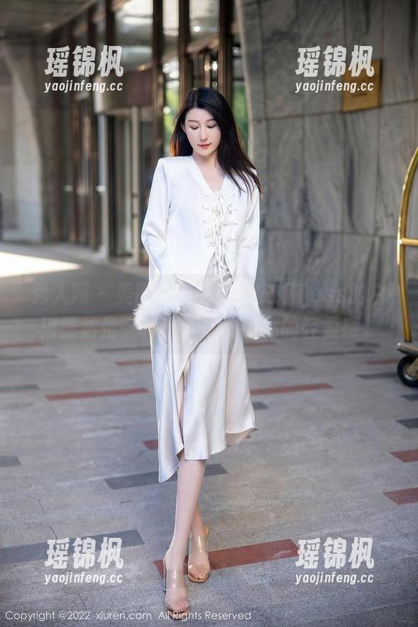 秀人网-安妮Tess 秀人网 - 美图合集到手,安妮Tess的白裙果然是一种让人想要追逐的轻柔感。