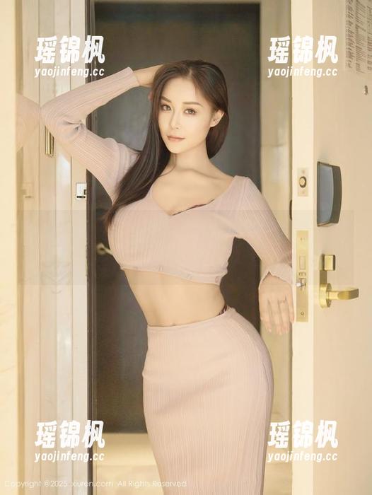 秀人网 - 小樱koko的眼镜，最新图库里犹如潮流的导航，根本停不下来！