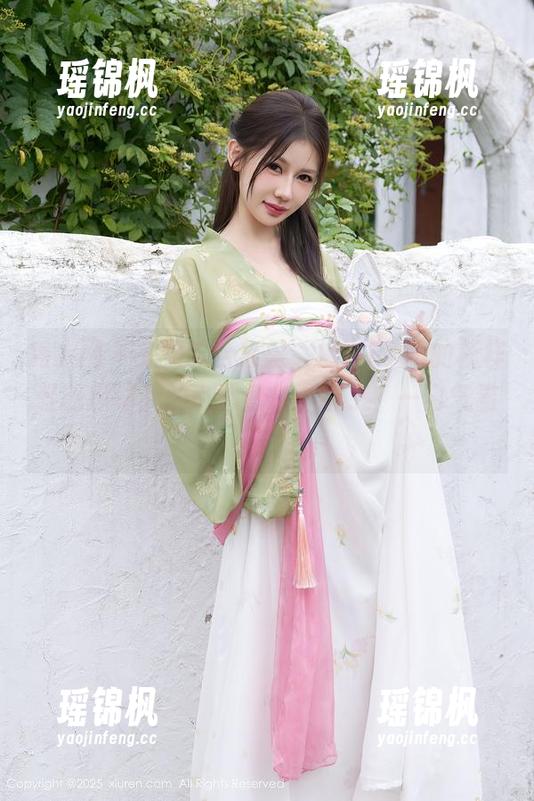 秀人网 - 兔女郎合集里，柚琪Rich的模样轻松撩动我的小心脏，不说了，一口气看完。
