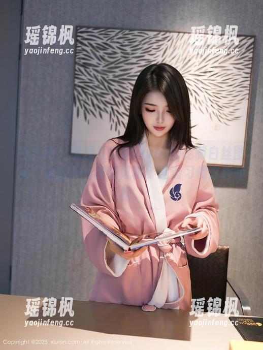 秀人网-江淑影river 秀人网 - 置顶江淑影river的定制白丝图集,穿出不一样的风格,逐渐习惯这种轻松。