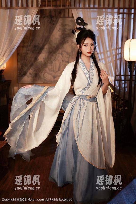 秀人网-蓝夏Akasha 秀人网 - 我能否称之为‘蓝夏Akasha原图校服现象’?至少我永远在寻找!