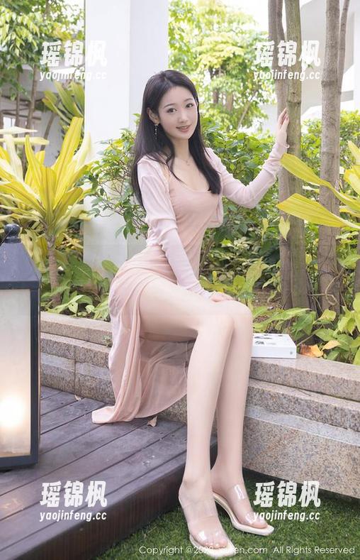 秀人网-蕊蕊ruirui 秀人网 - 蕊蕊ruirui完全收服了豹纹,成为了丛林小公主。图片搬上了现实。