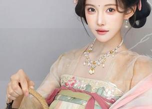 秀人网 - 眼镜里的邹晶晶：图库一打，别眨眼！