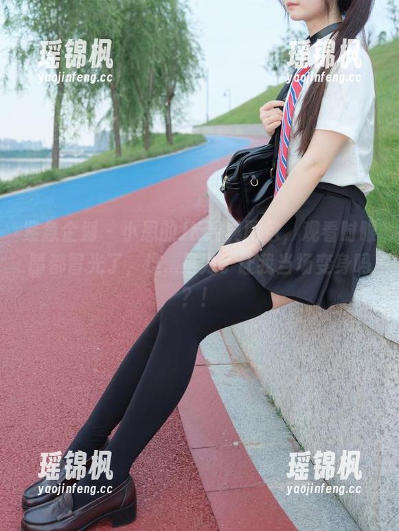 紧急企划 - 小恩的JK经典图包，观看时眼睛都冒光了，这…是为了让我当场变身吗？！