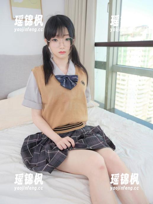 紧急企划 - 小恩＋丝袜＝意外的照片合集，真会玩！