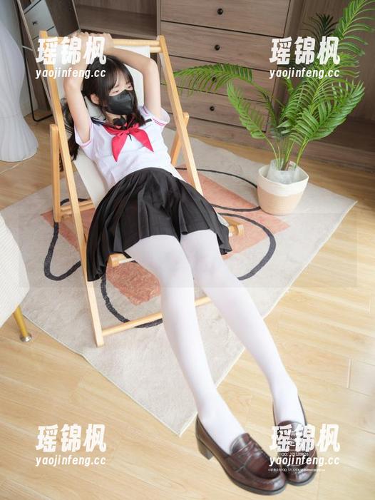 紧急企划-樱樱樱可 紧急企划 - 在樱樱樱可牛仔裤图册中,裤子比我还会摆pose!
