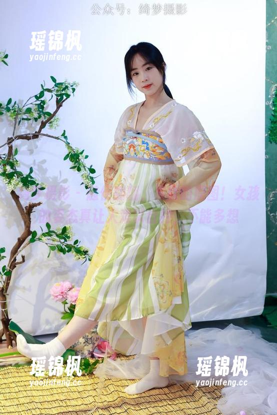 绮梦摄影-苏欣 绮梦摄影 - 随便翻翻,苏欣的原图!女孩的姿态真让人难以自持,不能多想