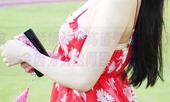 美媛馆 - 潘娇娇泳装高清壁纸：泳池会不会因为太炫而冒烟呢？