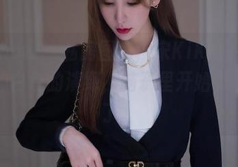 花漾show - 私房图包，宋KiKi这完全是另一种白色的演绎，脑子里开始有小剧场了。