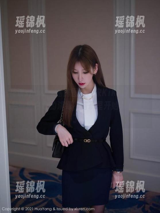 花漾show - 私房图包，宋KiKi这完全是另一种白色的演绎，脑子里开始有小剧场了。