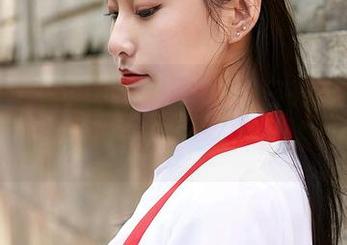 蜜桃社 - 看见小魔女lily和白衬衫共处的私拍，才发现优雅从未如此“轻”。