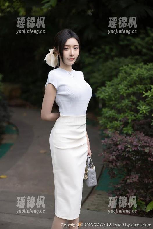 语画界-梦梵 语画界 - 高清图集展示梦梵美足,警告:可能导致小腿酸痛!