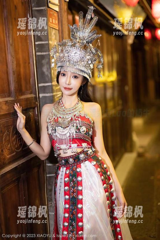 语画界 - 美图新定义：潘朵拉Laa的奶牛写真怎能不看？