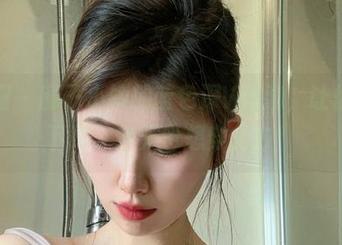 微密圈 - 醇子小姨的蓝色深V裹胸，让你一键下载，冬天也想穿上去！