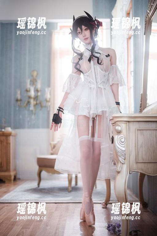 图片里的阿包也是兔娘，视线都被那条lolita蓝裙吸走了。