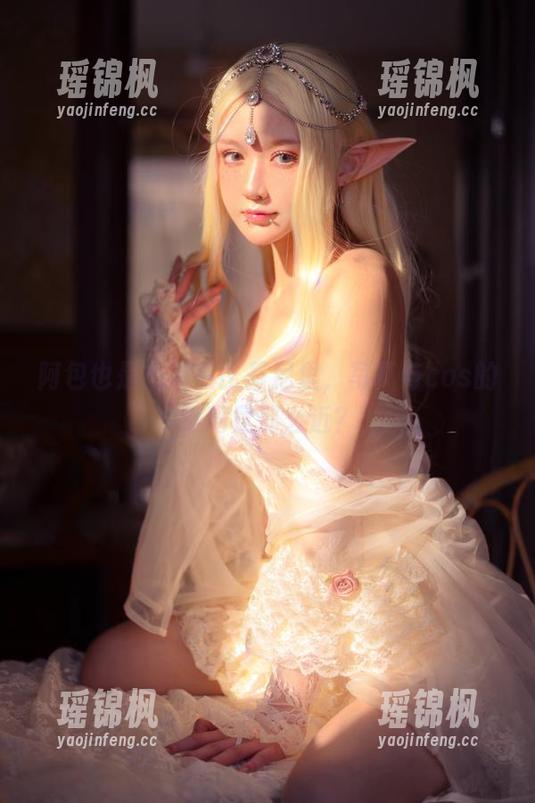 阿包也是兔娘在比基尼里，写真与cos的距离竟那么近？