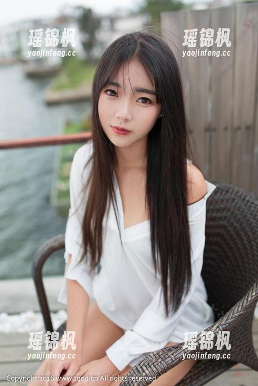 青豆客-黄梦羡 青豆客 - 黄梦羡的灵魂女仆私拍,套图化身家务小天使带你飞!