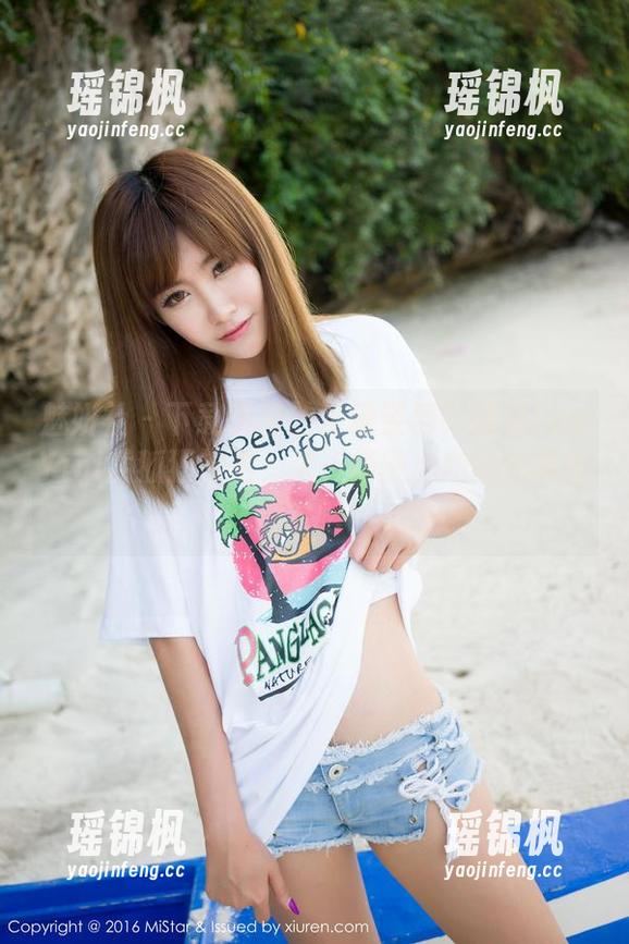 魅妍社 - 下载美图的正确姿势？跟着FoxYini孟狐狸旅拍，来一场随心所欲的瘫坐观赏吧！